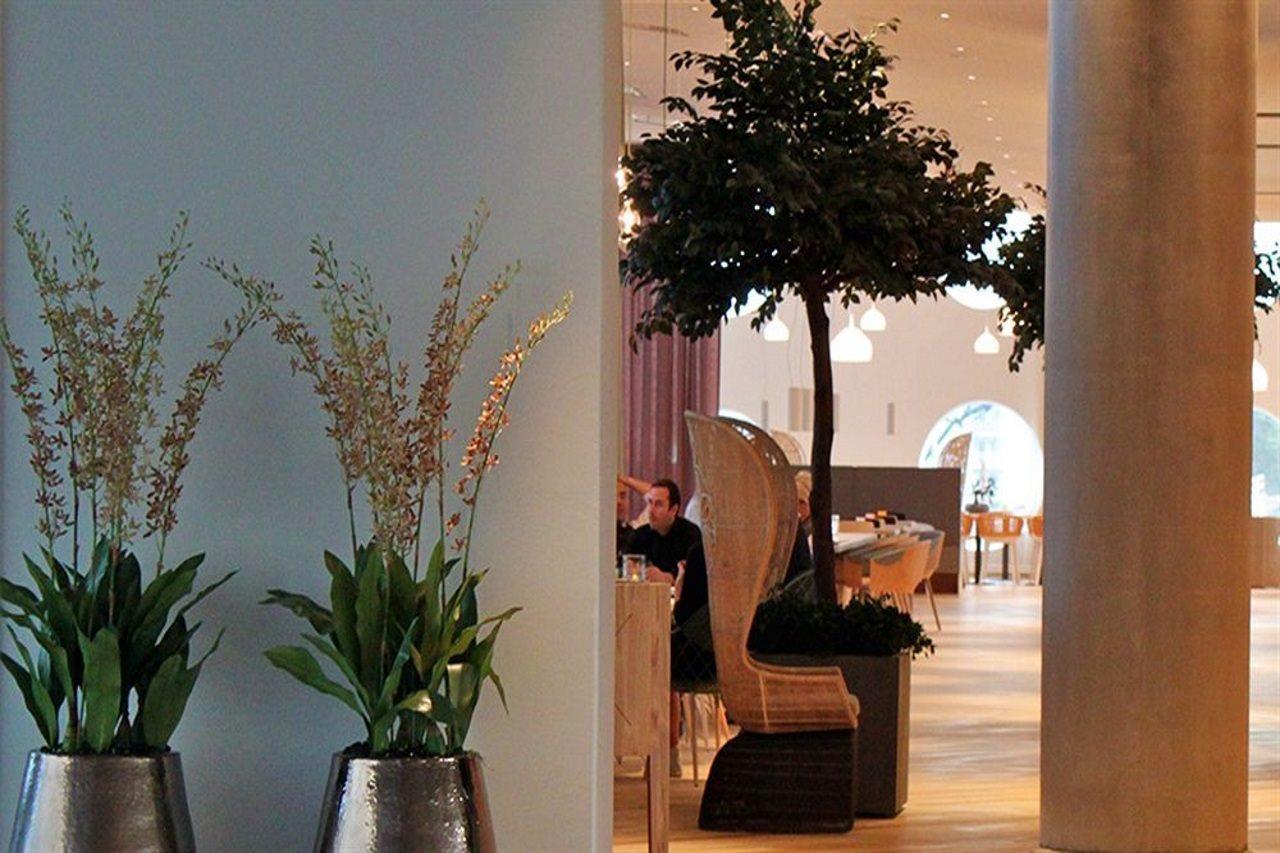 Quality Strawberry Arena Hotel 4*